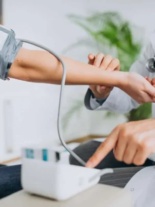 7-Vital-Signs-to-Monitor-Regularly